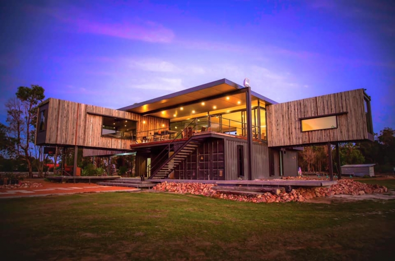 As an architectural innovation concept, the "shipping container mansion" has captivated architects and designers worldwide.